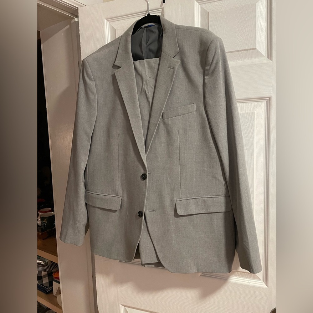 Apt 9 essential regular fit suit.